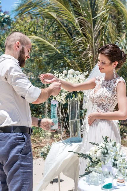 Green round floral wedding arch, Phuket — photo 10