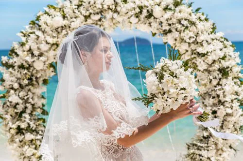 Green round floral wedding arch, Phuket — photo 19