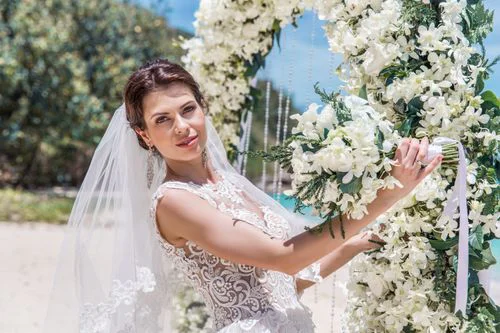 Green round floral wedding arch, Phuket — photo 24