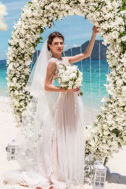 Green round floral wedding arch, Phuket — photo 26