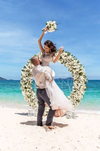 Green round floral wedding arch, Phuket — photo 30