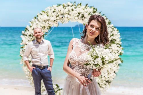Green round floral wedding arch, Phuket — photo 31