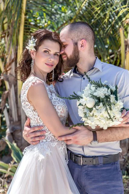 Green round floral wedding arch, Phuket — photo 37