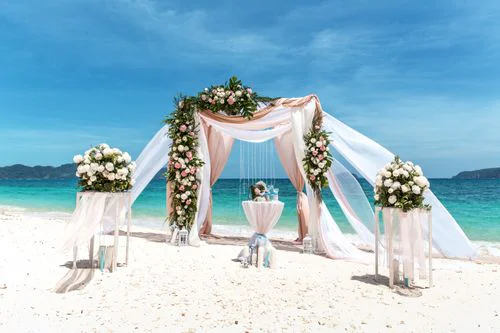 Cream and green geometric bamboo wedding arch, Vika and Valentin, Phuket — photo 1