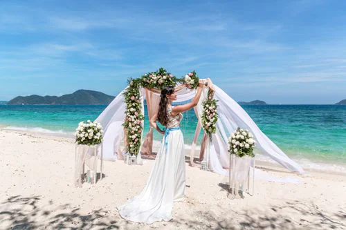 Cream and green geometric bamboo wedding arch, Vika and Valentin, Phuket — photo 14