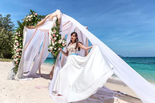 Cream and green geometric bamboo wedding arch, Vika and Valentin, Phuket — photo 17