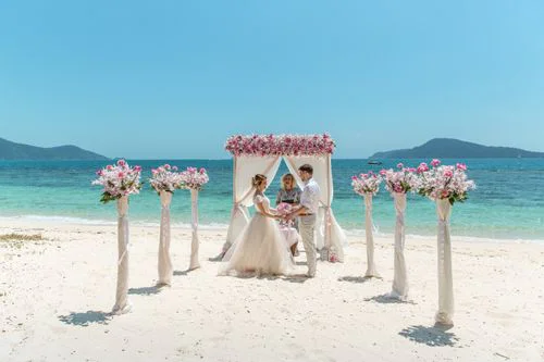 Pink and white geometric bamboo wedding arch, Phuket — photo 4
