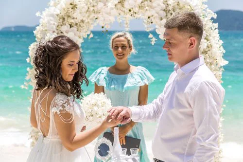 White classic floral wedding arch, Katya and Sasha, Phuket — photo 12
