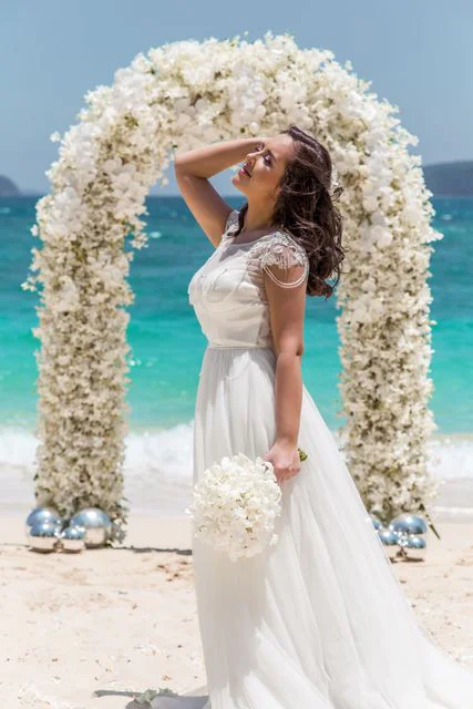 White classic floral wedding arch, Katya and Sasha, Phuket — photo 23
