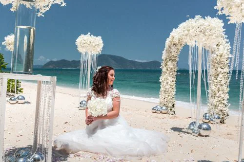 White classic floral wedding arch, Katya and Sasha, Phuket — photo 36