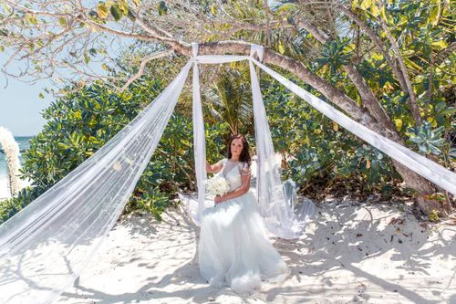 White classic floral wedding arch, Katya and Sasha, Phuket — photo 48