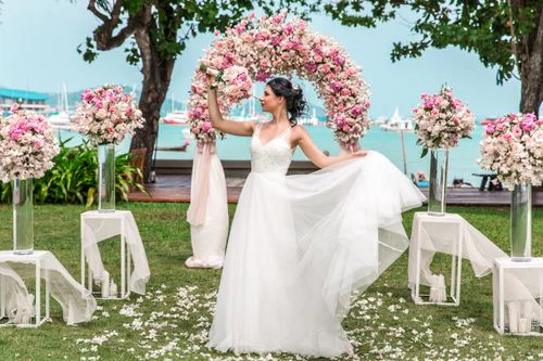 Pink classic floral wedding arch, Vika and Vitya, Phuket — photo 11