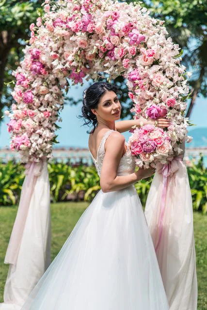 Pink classic floral wedding arch, Vika and Vitya, Phuket — photo 18