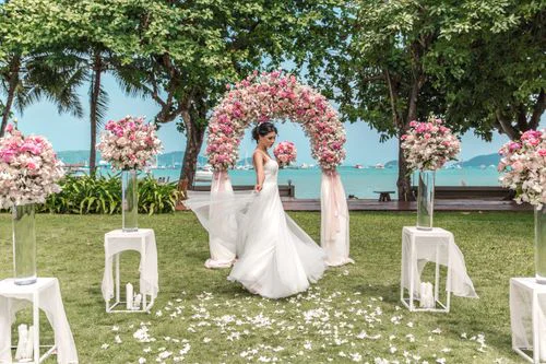 Pink classic floral wedding arch, Vika and Vitya, Phuket — photo 22