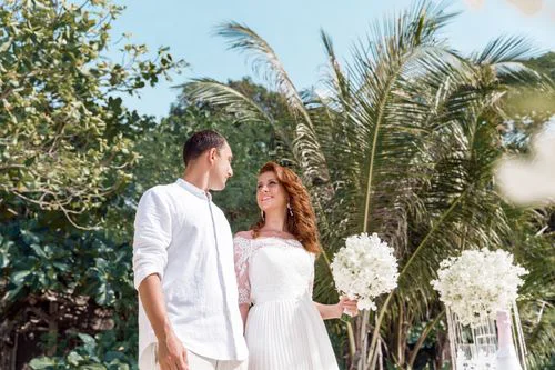 White round floral wedding arch, Valya and Tolya, Phuket — photo 2