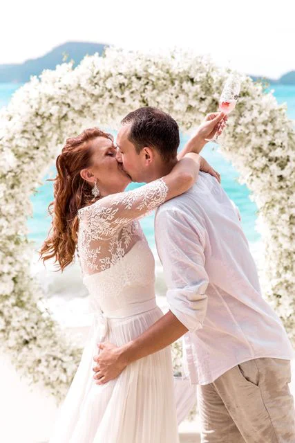 White round floral wedding arch, Valya and Tolya, Phuket — photo 15