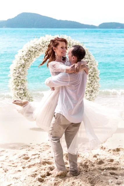 White round floral wedding arch, Valya and Tolya, Phuket — photo 16