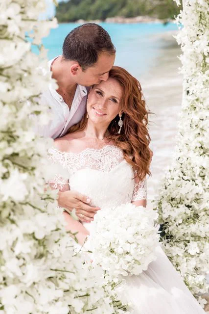 White round floral wedding arch, Valya and Tolya, Phuket — photo 25