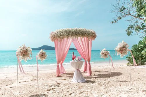 Pink geometric wedding arch, Misha and Larisa, Phuket — photo 1