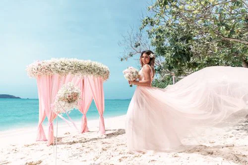 Pink geometric wedding arch, Misha and Larisa, Phuket — photo 15