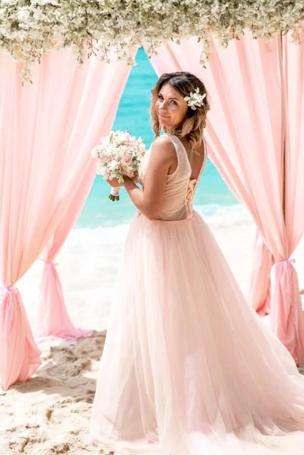 Pink geometric wedding arch, Misha and Larisa, Phuket — photo 19