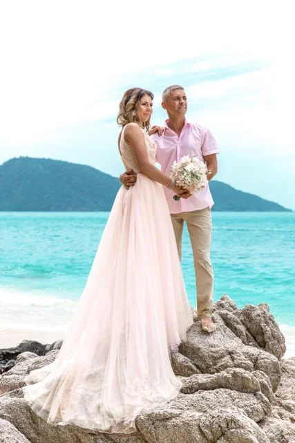 Pink geometric wedding arch, Misha and Larisa, Phuket — photo 31
