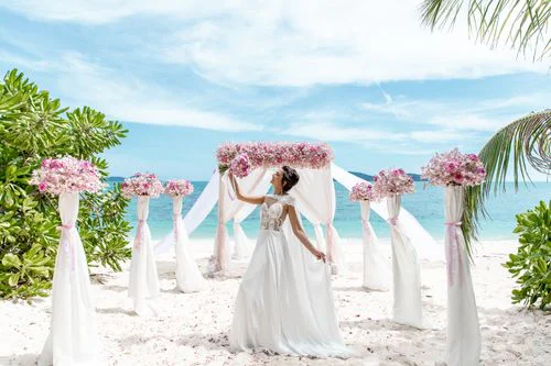 Pink and fuchsia geometric bamboo wedding arch, Phuket — photo 23