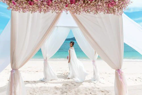 Pink and fuchsia geometric bamboo wedding arch, Phuket — photo 27
