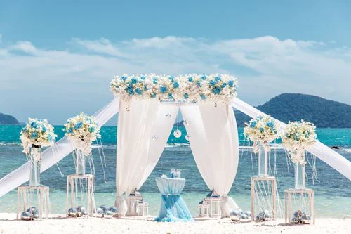 White and turquoise geometric bamboo wedding arch in Phuket — Mariya and Maksim, Phuket — photo 2