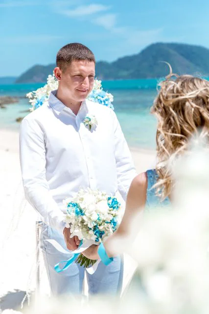 White and turquoise geometric bamboo wedding arch in Phuket — Mariya and Maksim, Phuket — photo 11