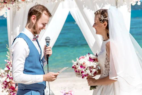 White and pink geometric wedding arch, Alla and Antonii, Phuket — photo 10