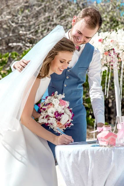White and pink geometric wedding arch, Alla and Antonii, Phuket — photo 19