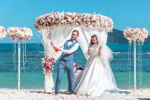 White and pink geometric wedding arch, Alla and Antonii, Phuket — photo 21