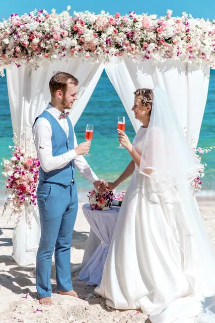 White and pink geometric wedding arch, Alla and Antonii, Phuket — photo 22