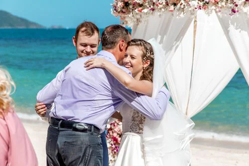 White and pink geometric wedding arch, Alla and Antonii, Phuket — photo 24