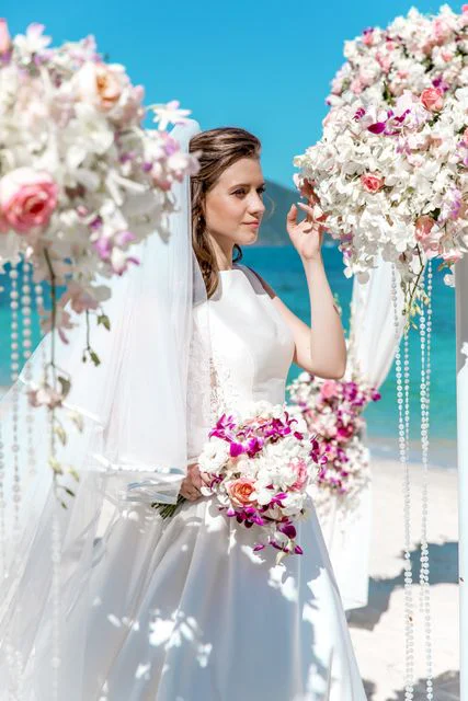 White and pink geometric wedding arch, Alla and Antonii, Phuket — photo 32