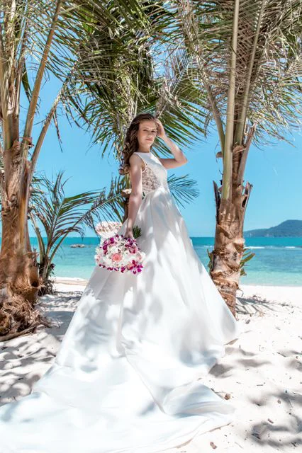 White and pink geometric wedding arch, Alla and Antonii, Phuket — photo 46