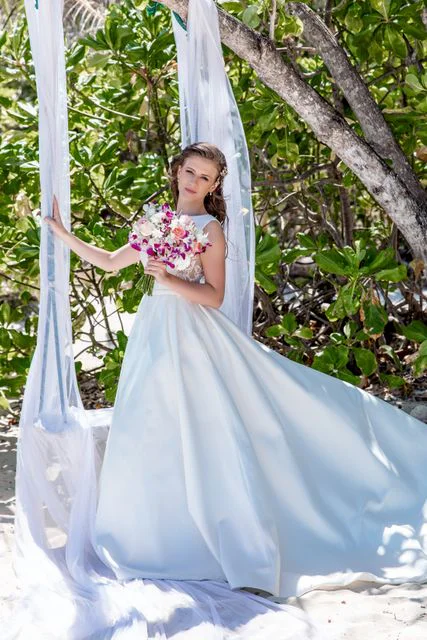 White and pink geometric wedding arch, Alla and Antonii, Phuket — photo 47