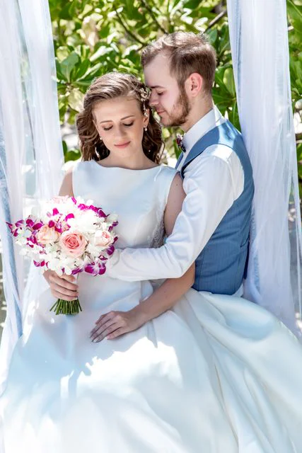 White and pink geometric wedding arch, Alla and Antonii, Phuket — photo 50
