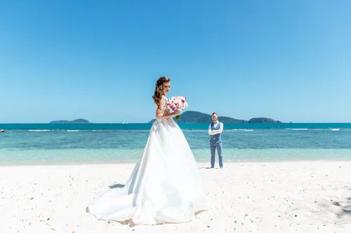 White and pink geometric wedding arch, Alla and Antonii, Phuket — photo 53