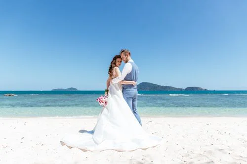 White and pink geometric wedding arch, Alla and Antonii, Phuket — photo 55
