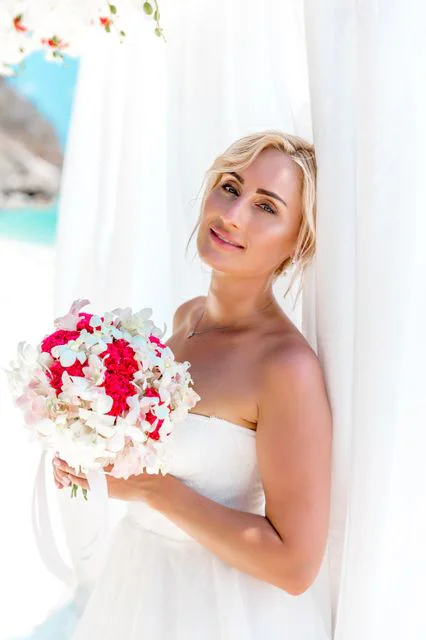 White and red geometric bamboo wedding arch, Phuket — photo 26
