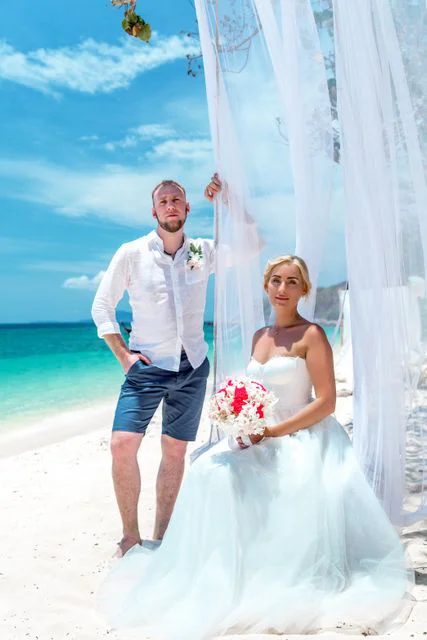 White and red geometric bamboo wedding arch, Phuket — photo 41