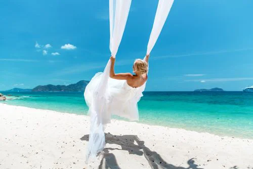 White and red geometric bamboo wedding arch, Phuket — photo 44
