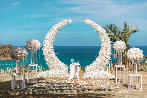 White round floral wedding arch, Daniil and Evgeniya, Phuket — photo 1