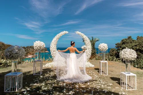 White round floral wedding arch, Daniil and Evgeniya, Phuket — photo 9