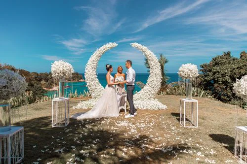 White round floral wedding arch, Daniil and Evgeniya, Phuket — photo 12