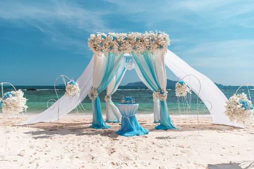 White, blue and turquoise geometric bamboo wedding arch in Phuket — Sasha and Viktoriya, Phuket — photo 1