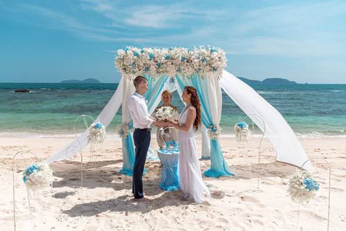 White, blue and turquoise geometric bamboo wedding arch in Phuket — Sasha and Viktoriya, Phuket — photo 17