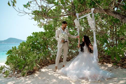 Sandor and Eniko's wedding ceremony in Phuket — photo 32